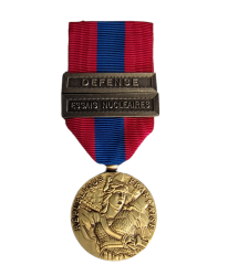 Médaille Ordonnance Défense Nationale Agrafe DEFENSE + ESSAIS NUCLEAIRES